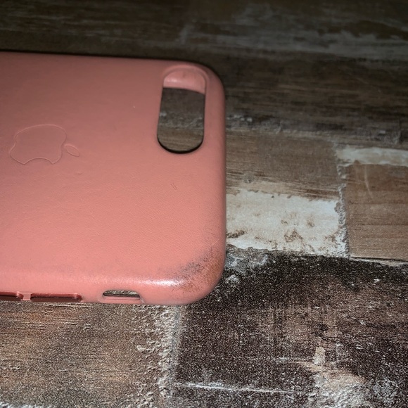 Pink leather Apple phone case! - Picture 3 of 3